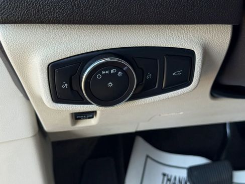 Used 2019 Lincoln MKC Select w/ Select Plus Package FWD image 29