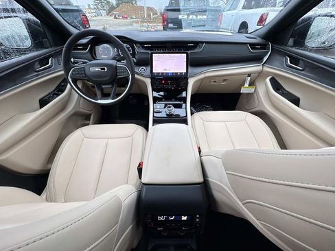 New 2025 Jeep Grand Cherokee L Limited AWD/4WD image 23