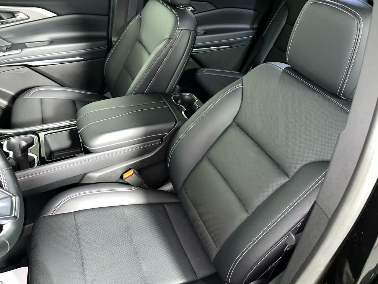 Used 2026 Chevrolet Traverse LT AWD/4WD image 15