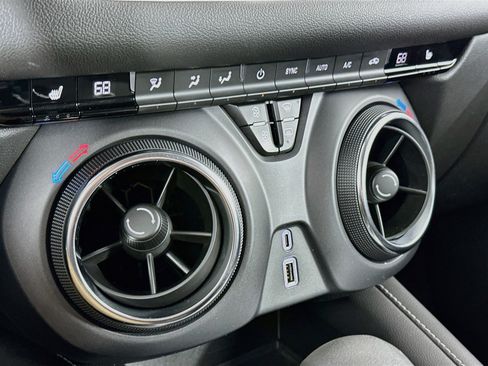 Used 2025 Chevrolet Blazer LT FWD image 24