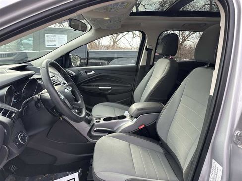 Used 2016 Ford Escape SE image 9