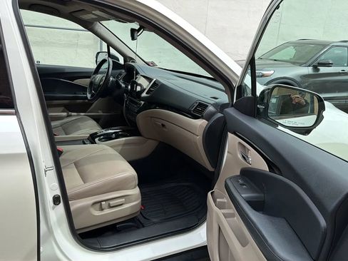 Used 2017 Honda Pilot Touring image 25