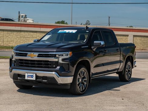 Used 2023 Chevrolet Silverado 1500 LT RWD image 4