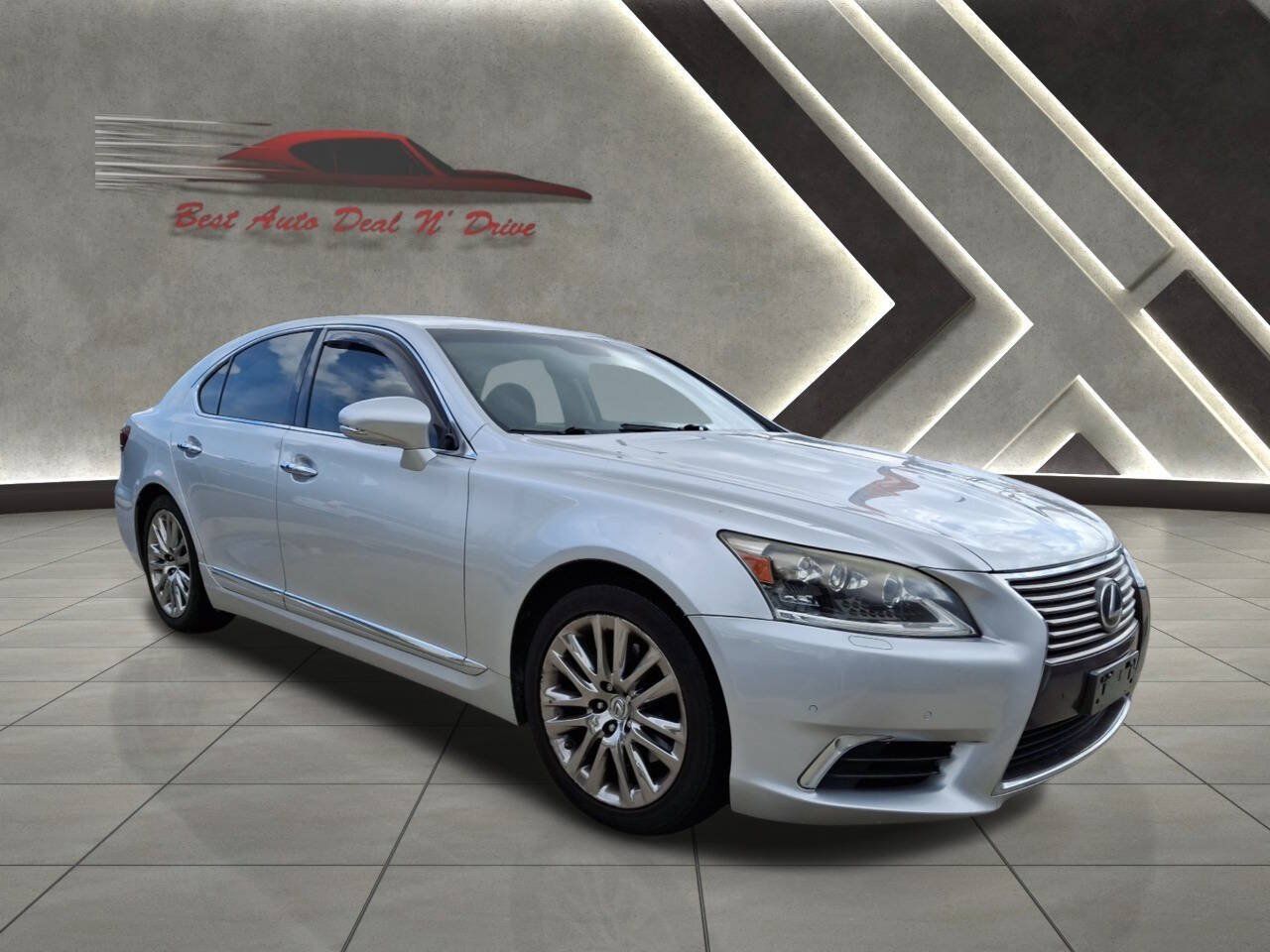 Used 2015 Lexus LS 460 w/ Comfort Package RWD image 2