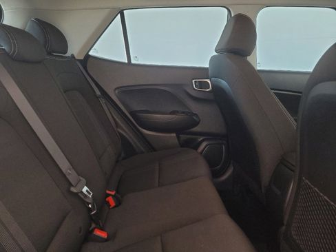 Used 2021 Hyundai Venue SEL w/ Premium Package FWD image 19
