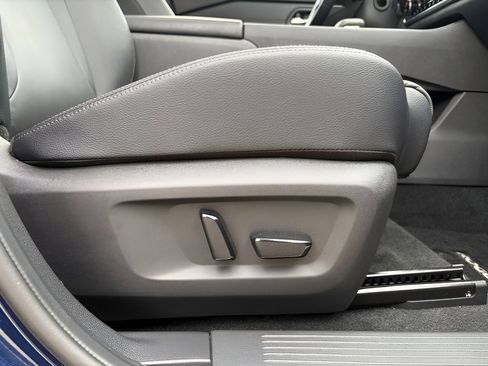 Used 2025 Nissan Rogue SL w/ Tech Package AWD/4WD image 11