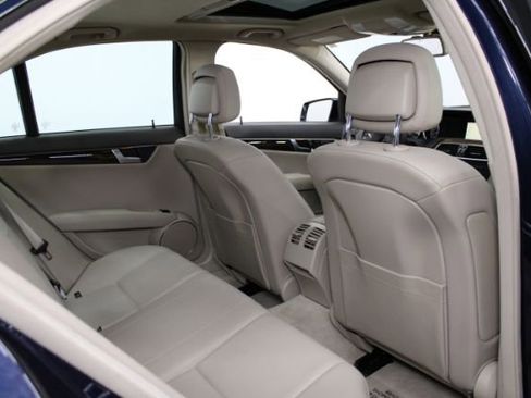 Used 2014 Mercedes-Benz C 300 4MATIC Sedan image 23