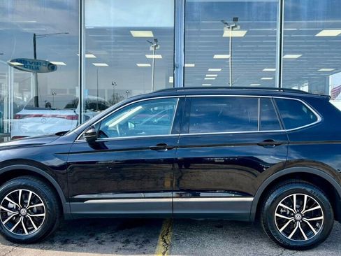 Used 2021 Volkswagen Tiguan SE image 2
