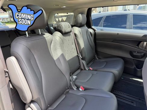 Used 2026 Kia Carnival SX w/ SX Dark Edition Package FWD image 13