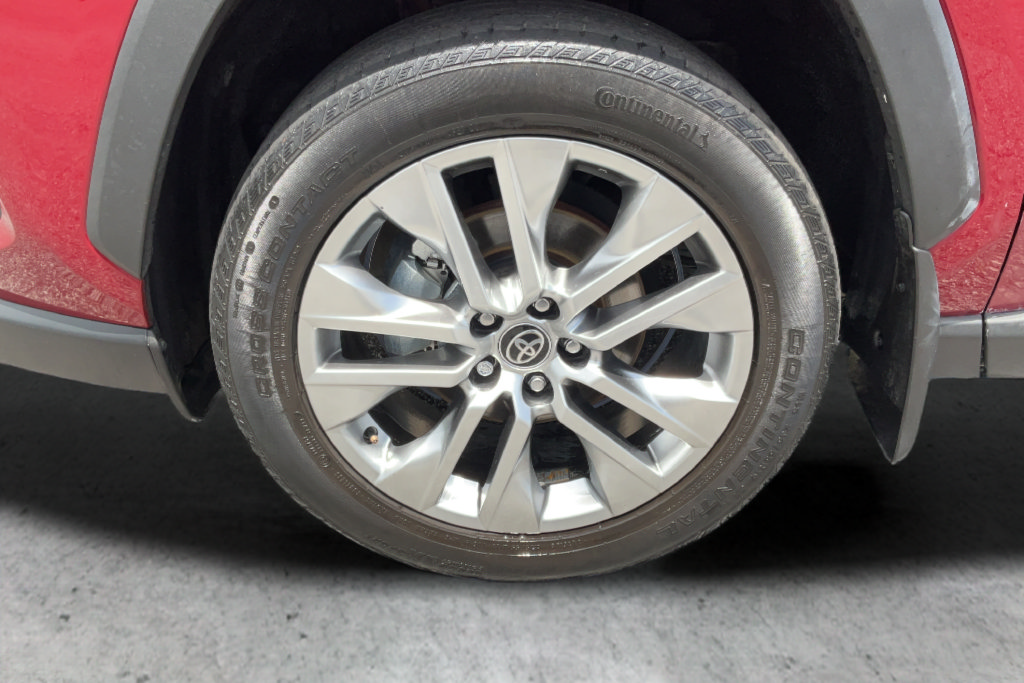Used 2025 Toyota RAV4 XLE Premium FWD image 23