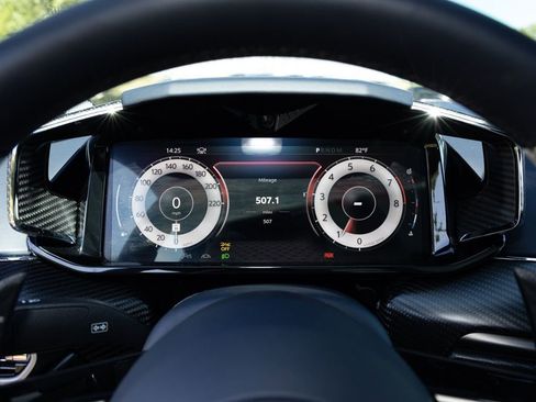 Used 2025 Aston Martin Vanquish V12 image 25