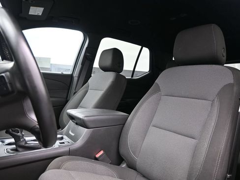 Used 2023 Chevrolet Traverse LT FWD image 11