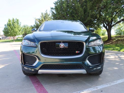 Used 2017 Jaguar F-PACE S AWD/4WD image 2