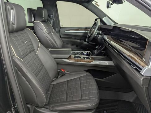 Used 2025 Cadillac Escalade Sport Platinum AWD/4WD image 29