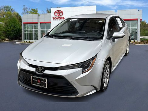 Used 2023 Toyota Corolla LE FWD image 1