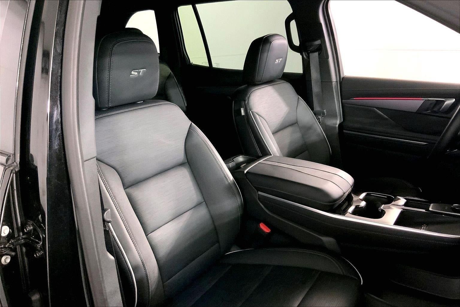 Used 2026 Buick Enclave Sport Touring FWD image 7