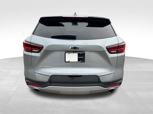 Used 2023 Chevrolet Blazer LT w/ Driver Confidence Package image 6