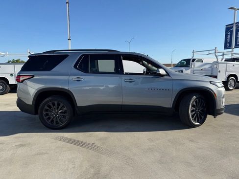 Used 2023 Chevrolet Traverse RS FWD image 11