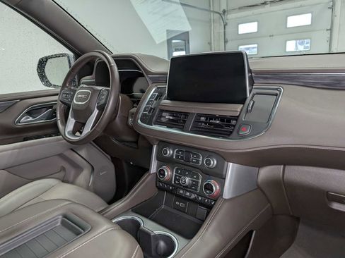 Certified 2022 GMC Yukon SLT w/ SLT Premium Package AWD/4WD image 46