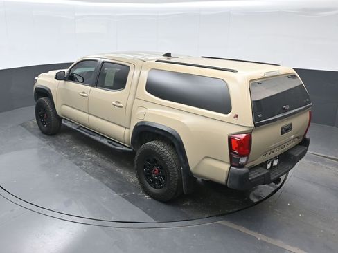 Used 2019 Toyota Tacoma TRD Off-Road image 19