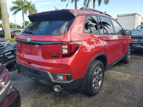 Used 2024 Honda Passport TrailSport image 3