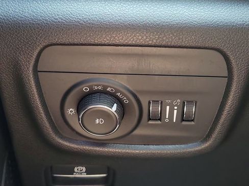 Used 2022 Jeep Grand Cherokee L Limited AWD/4WD image 30