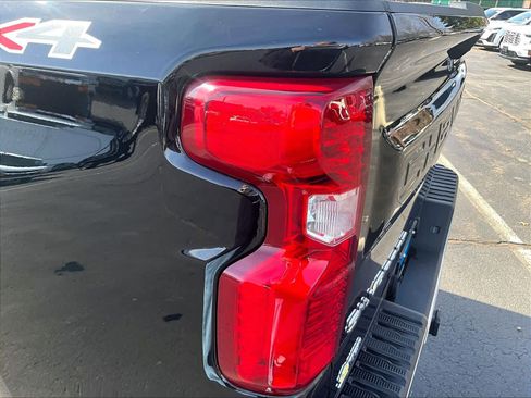 Used 2024 Chevrolet Silverado 1500 LT image 35