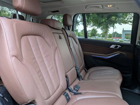 Used 2022 BMW X7 xDrive40i w/ Premium Package image 38
