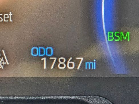 Used 2024 Toyota RAV4 XLE w/ Convenience Package image 24