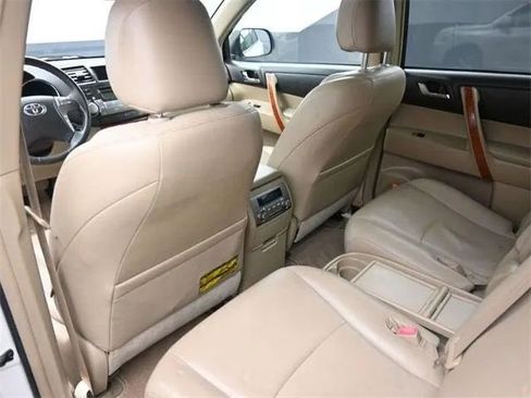 Used 2010 Toyota Highlander Limited image 17