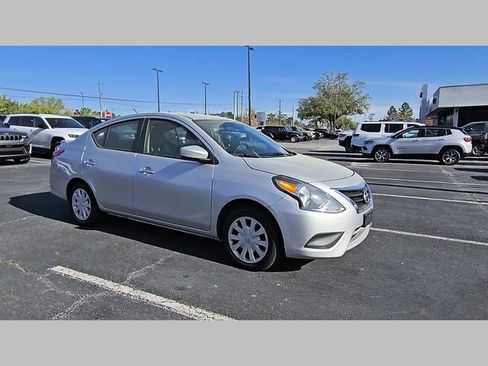 Used 2019 Nissan Versa SV image 36