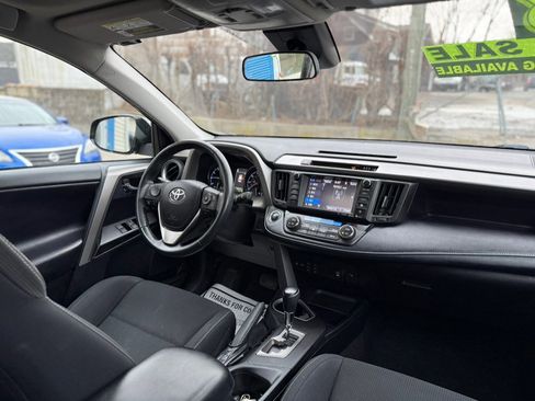 Used 2018 Toyota RAV4 XLE image 27