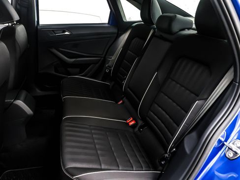 Used 2024 Volkswagen Jetta Sport image 8