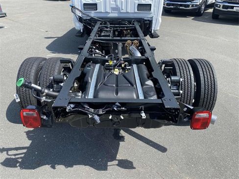 New 2025 Ford F450 XL image 21