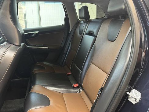 Used 2017 Volvo XC60 T5 Dynamic w/ Advanced Package AWD/4WD image 18