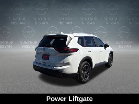 Used 2025 Nissan Rogue SV w/ SV Premium Package FWD image 11