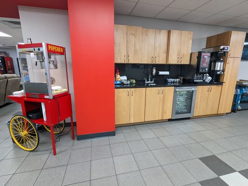 Used 2021 Volvo XC60 T5 Inscription w/ Protection Package Premier image 19