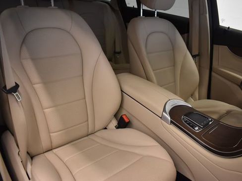 Used 2022 Mercedes-Benz GLC 300 4MATIC image 6