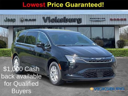 New 2027 Chrysler Pacifica Select FWD image 1