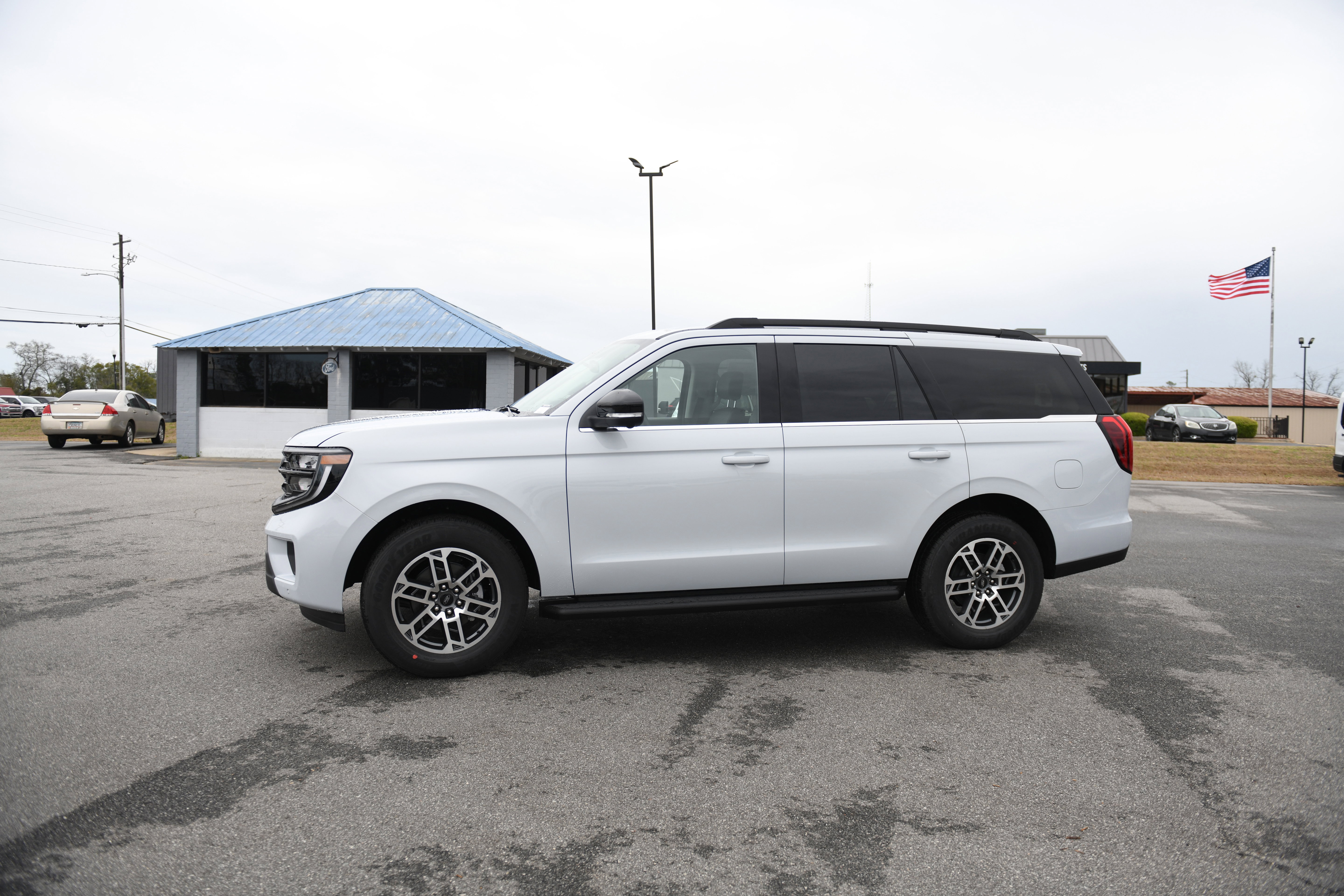 New 2026 Ford Expedition Active RWD image 11