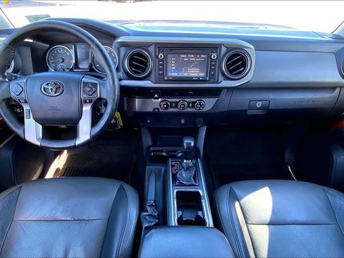 Used 2017 Toyota Tacoma SR5 w/ Tow Package image 16