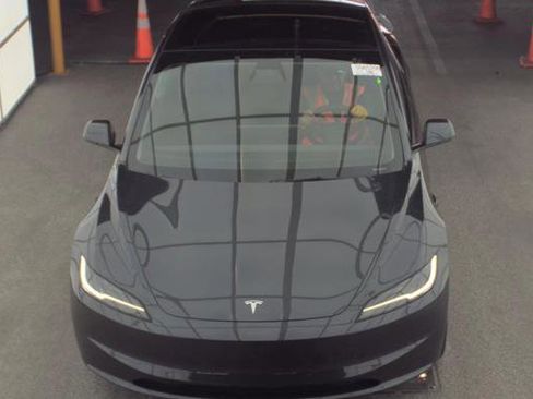 Used 2025 Tesla Model 3 Long Range image 2
