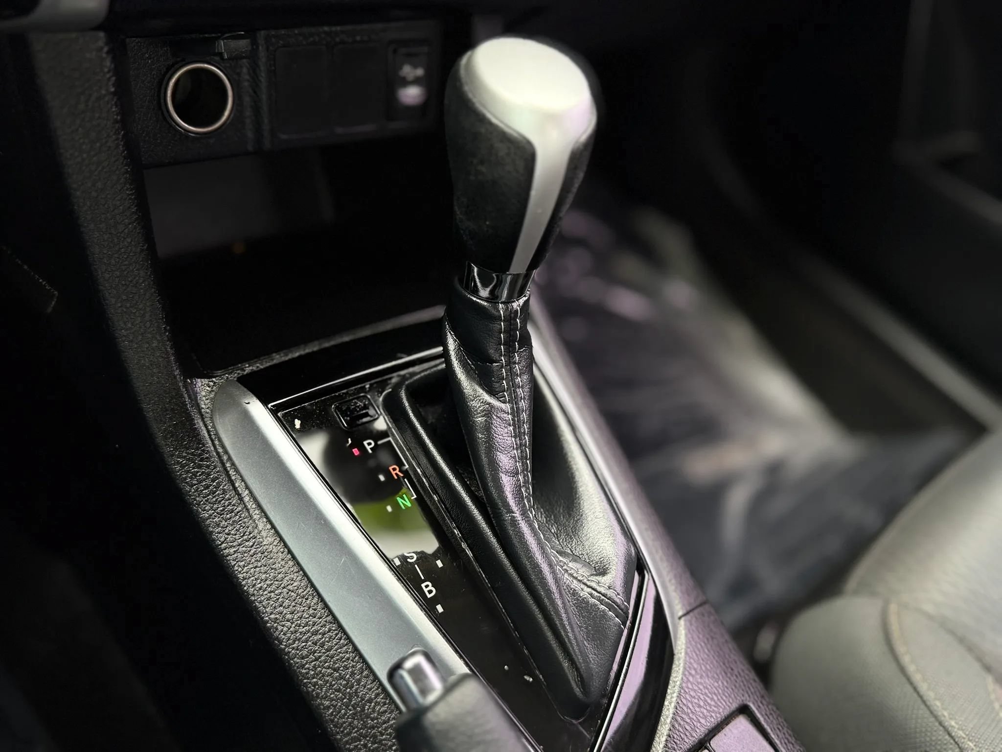 Used 2019 Toyota Corolla LE FWD image 12
