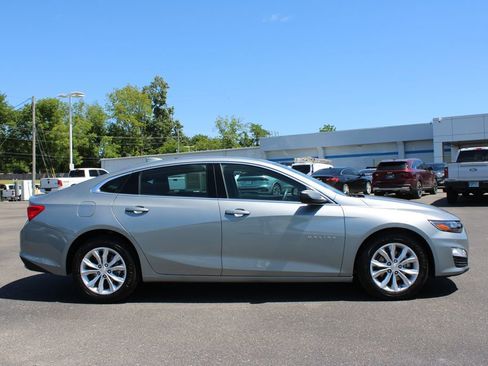 Used 2024 Chevrolet Malibu LT FWD image 11