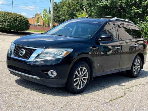 Used 2013 Nissan Pathfinder SV w/ Cargo Pkg FWD image 3