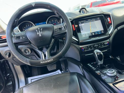 Used 2017 Maserati Ghibli S image 38