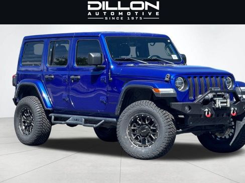 Used 2018 Jeep Wrangler Unlimited Sahara AWD/4WD image 2