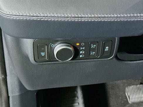 Used 2022 Ford Mustang Mach-E Select image 17