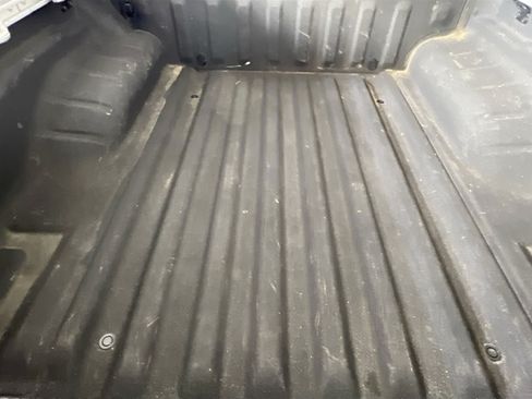 Used 2022 Nissan Frontier SV AWD/4WD image 24