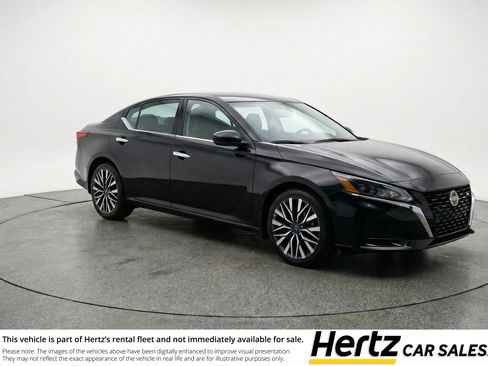 Used 2025 Nissan Altima 2.5 SV image 1